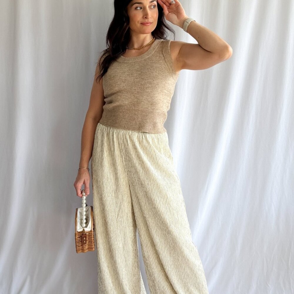 Chic Neutral Knit Sweater Vest Effortless Layering Piece - Picture 8 of 14